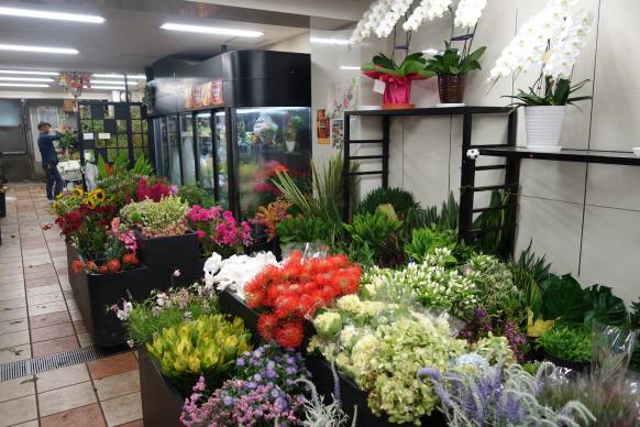 「小畑百花園」　（広島県広島市中区）の花屋店舗写真3